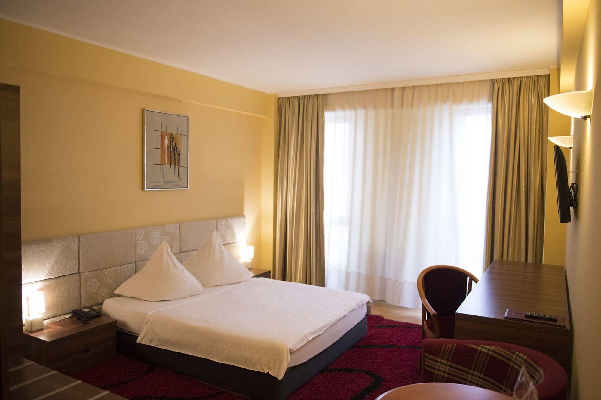 Hotel Perla D'oro 3*